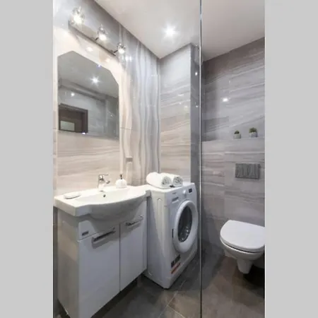 New Old Town - 54m2 - 6 Beds - New Bulding - Lift